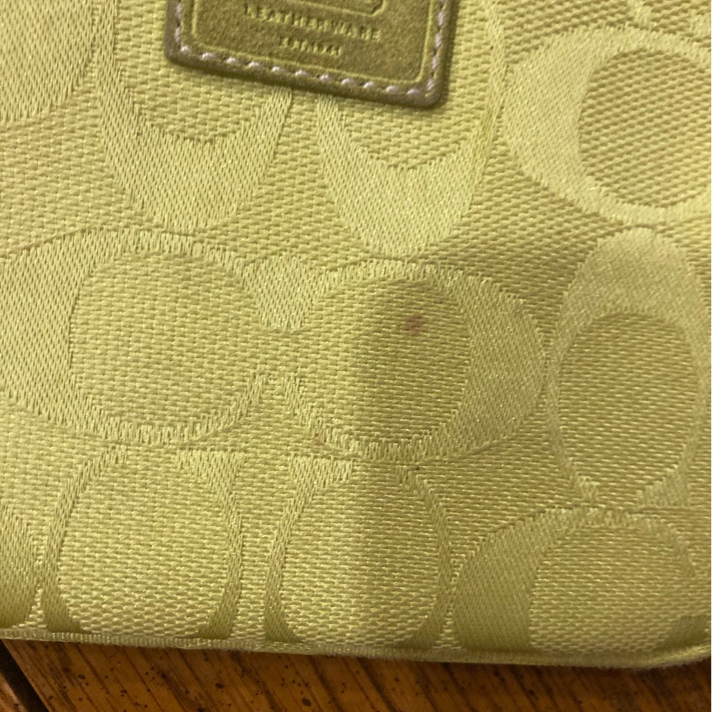 Coach Signature C Wristlet- green/yellow - Picture 5 of 9